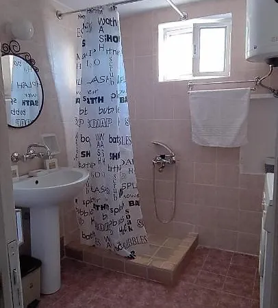 בית נופש Golden Sunset Angon